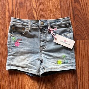 NWT Vineyard Vines Denim Shorts with Colorful Embroidery, size 6